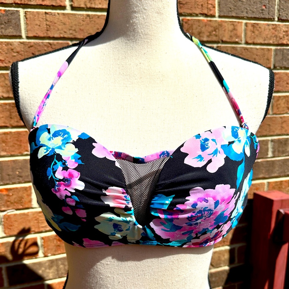 No boundaries size XL bikini top and WOT